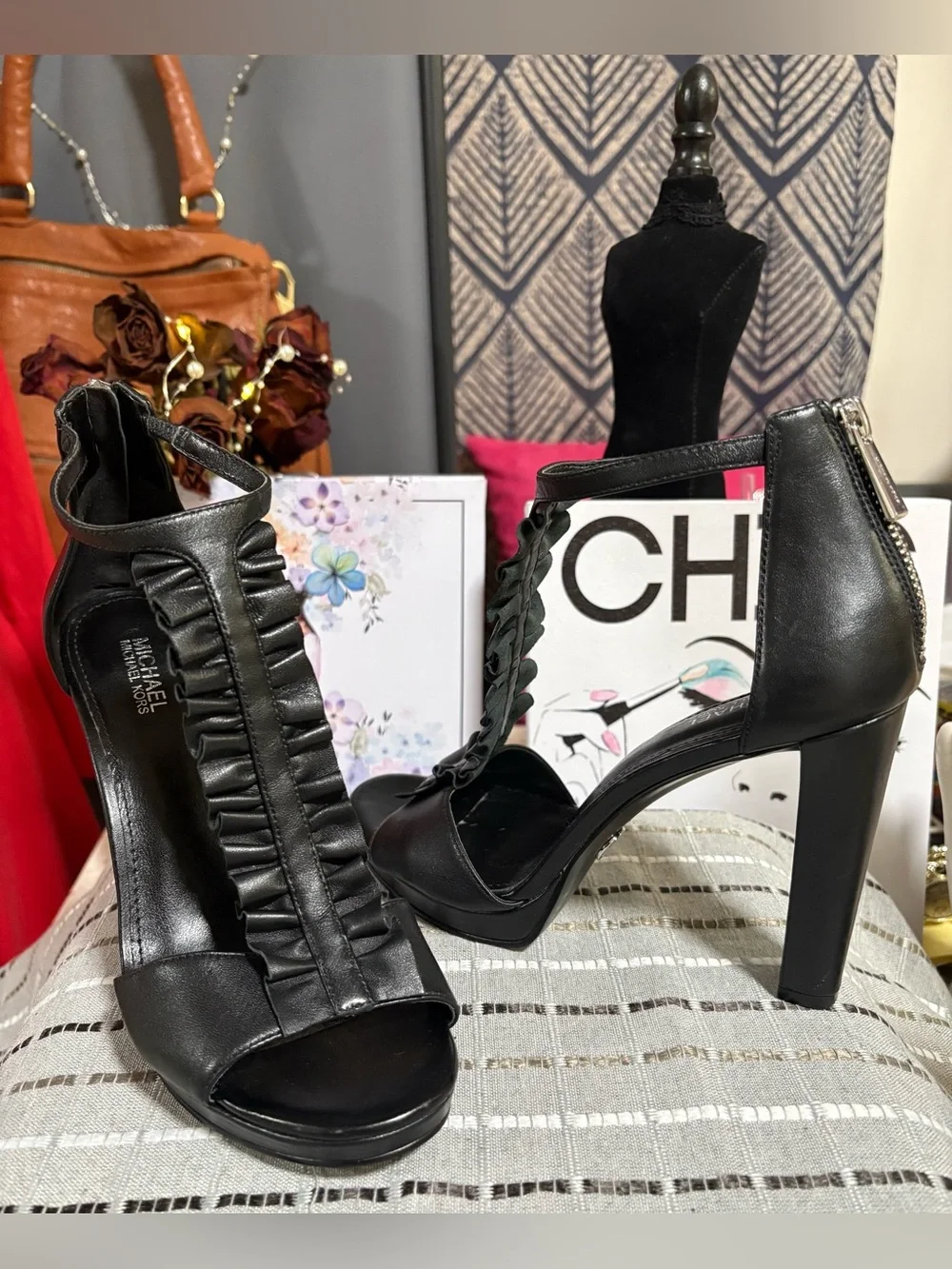 Michael Kors Bella Open Toe Ruffled Leather Platform Sandal Black, Size 6 M